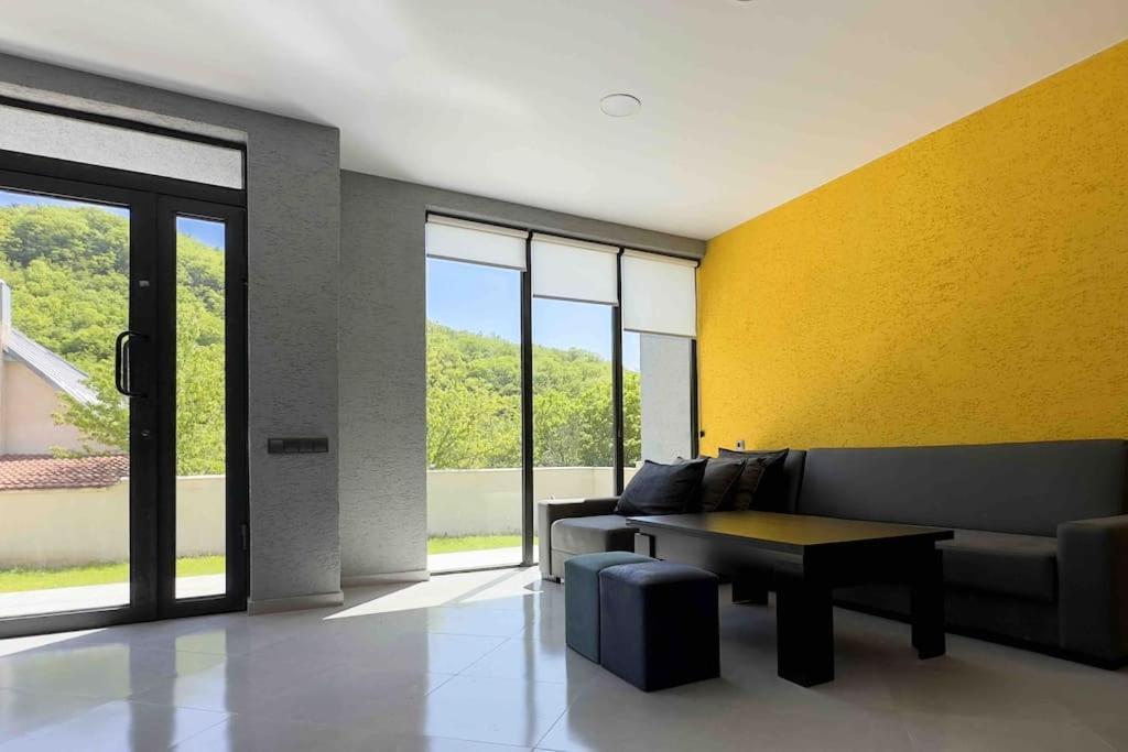 Twins Apartment *